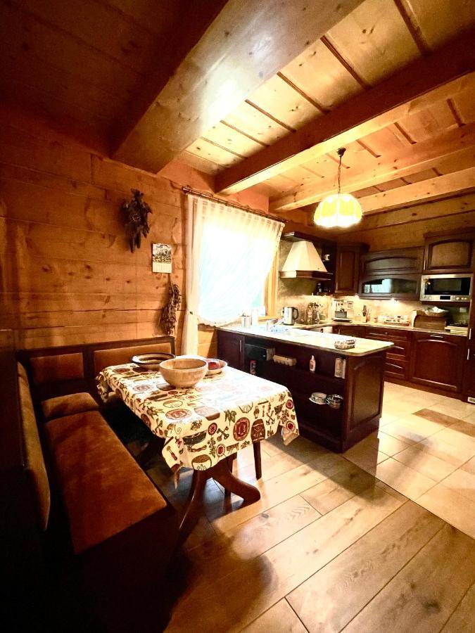 Villa Dom Z Bali Przy Szlaku Kasina Wielka Esterno foto